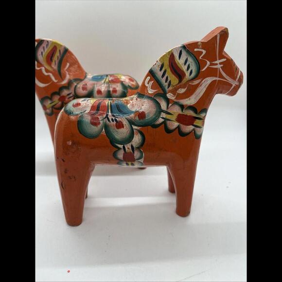 2 Olsson Dala Horse (No Label) Hand Carved Painted Wood Sweden 6” Tall - Picture 3 of 10